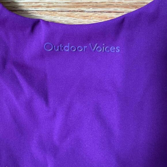 Outdoor Voices Women's Size Medium Zoom Crop Top Grape Jam Purple Sleeveless - Picture 1 of 3